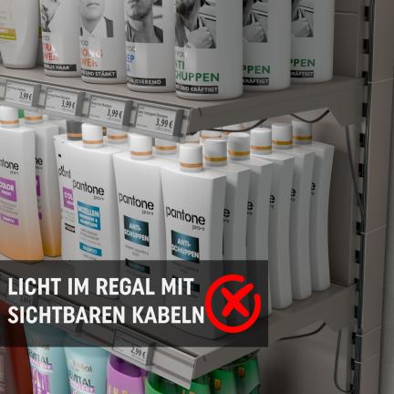Licht im Regal mit sichtbaren Kabeln
