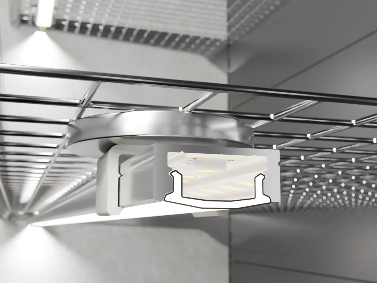 LED-Lichtleiste CALLU in Unterbaumontage am Gitterfachboden – effiziente Lichtlösung von DWD Concepts