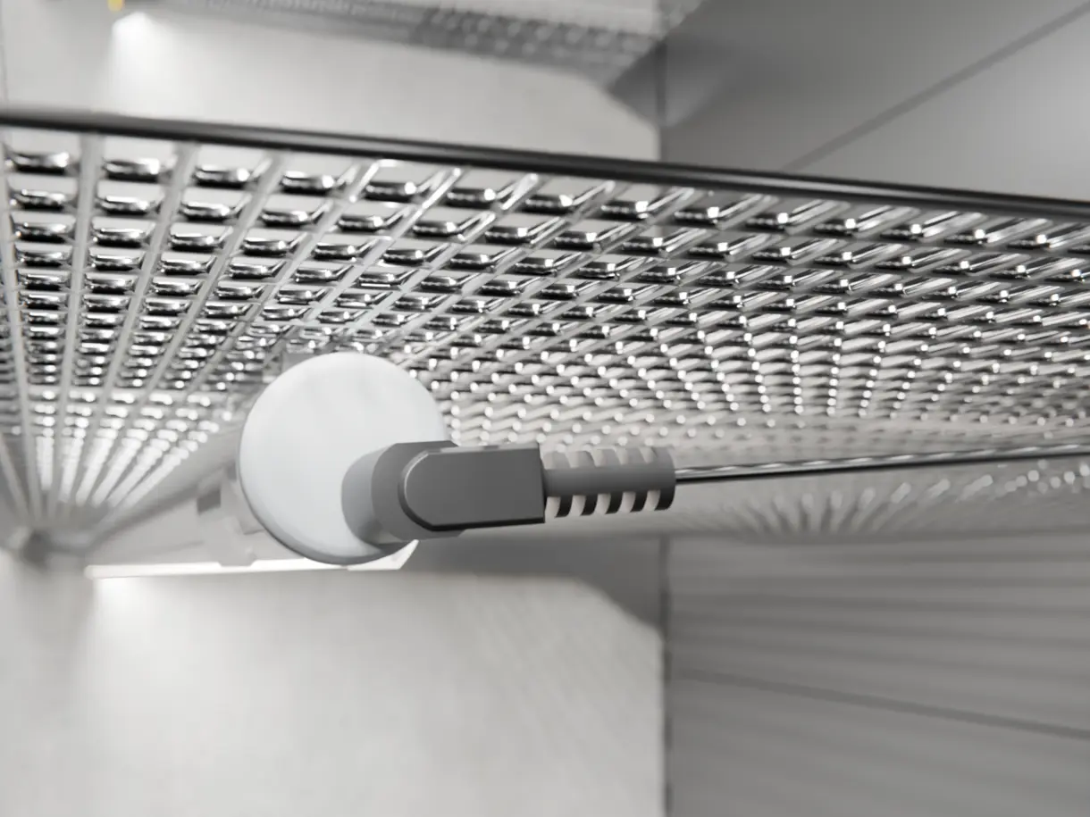 LED-Lichtleiste GALLERY MDC in Unterbaumontage am Gitterfachboden – effiziente Beleuchtungslösung von DWD Concepts