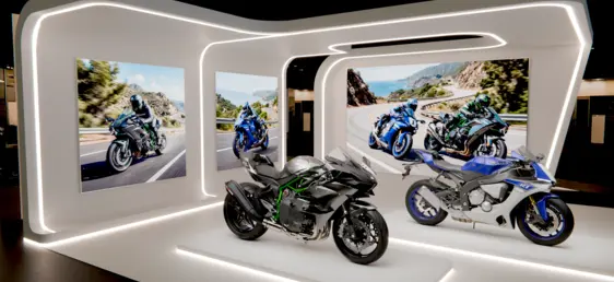 Messestand mit Motorrädern und integrierten LED-Lichtsystemen zur Produktpräsentation.
